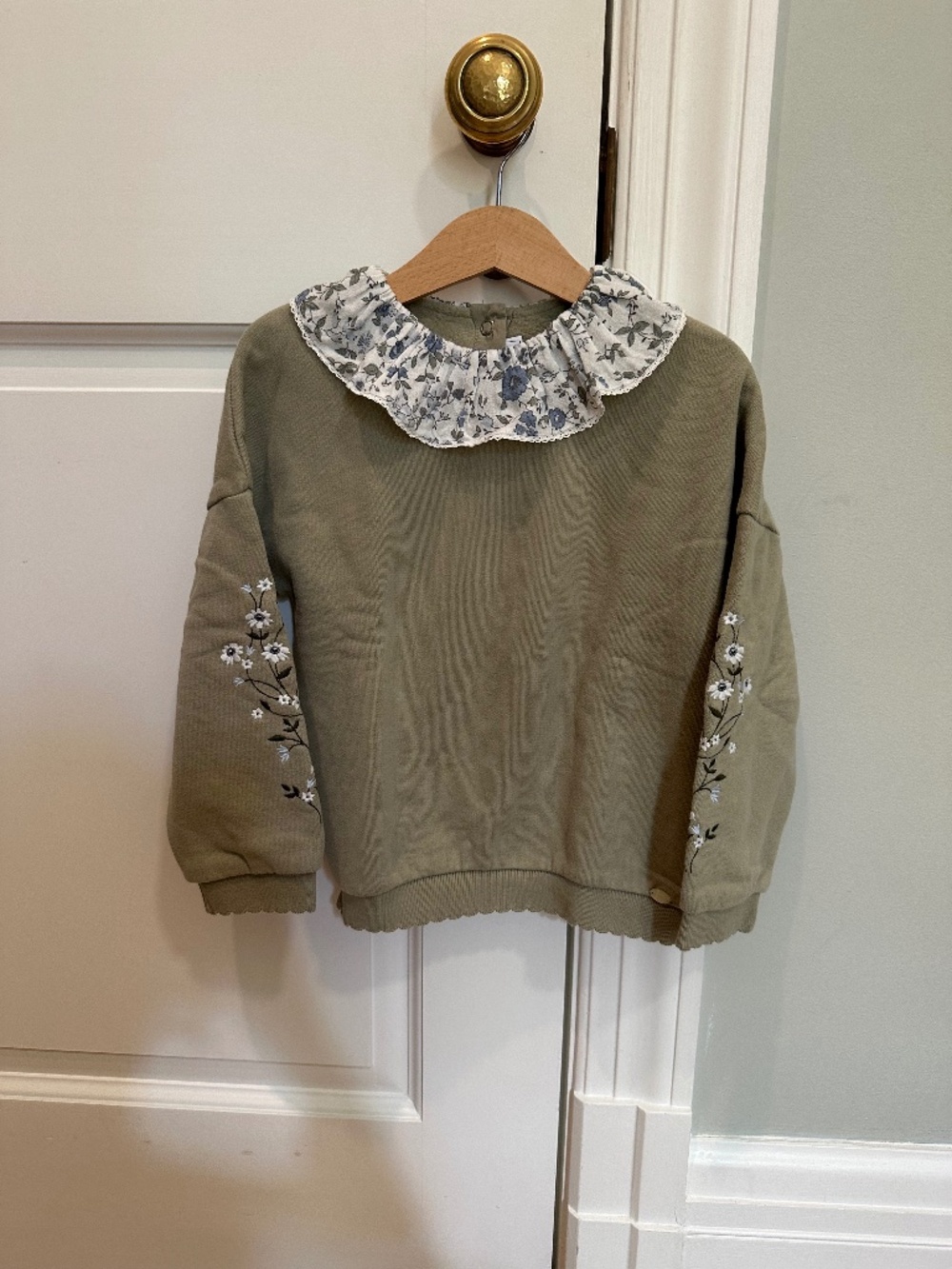 Tartine et Chocolat Sage Green Embroidered Collar Sweatshirt 6A